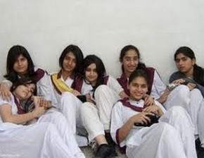 Indian_college_girls_group_photos_